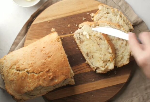Хлеб без дрожжей, фото: кадр из видео