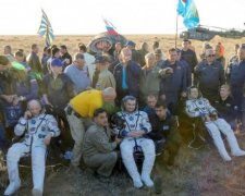 Троє астронавтів повернулося з МКС через півроку (відео)
