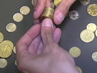 Монеты. Фото: скрин youtube