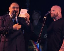 Всесвітньо відомий боєць отримав "паспорт ЛНР"