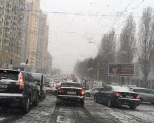 В Киеве перекроют важнейший мост: водителям посоветовали готовиться к худшему