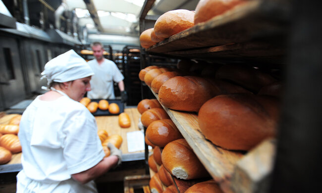 Українців нагодували хлібом з "гострою" приправою, головний жахастик Хеллоуїна втілився в реальність: фото