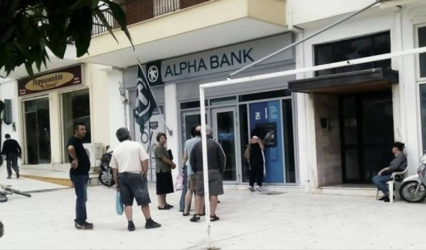 В Греції продовжили «банківські канікули» і ліміт на зняття готівки