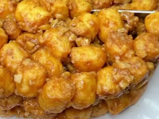 Торт из кукурузных палочек, кадр из видео