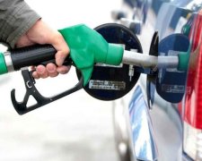 Час панікувати: ціни на бензин зроблять водіїв пішоходами