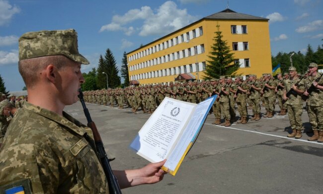 Призывники, фото: Місто Івано-Франківськ