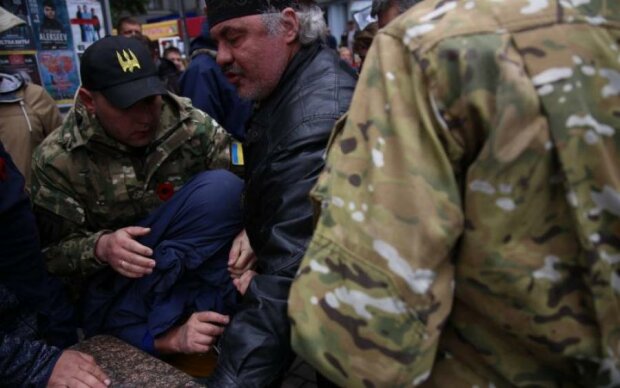 9 мая в Киеве: провокации, столкновения и раненый коп
