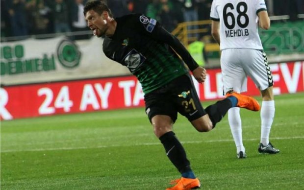 Селезнев забил гол-красавец лидеру чемпионата Турции: видео