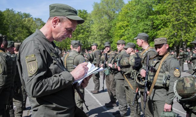 Тисячі військових нишпоритимуть вулицями України, натовпи нацгвардійців заполонять кожне місто