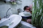 Львів'ян скупають під крижаним душем: забудьте про теплу воду, - список адрес
