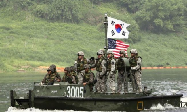 Южная Корея и США показали силу Пхеньяну