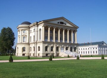 Дворец Кирилла Разумовского Фото: museum.cult.gov.ua