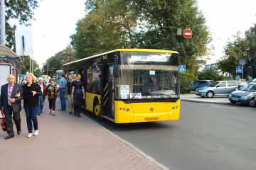 У Києві неадекват всадив кулю у водія, пасажири оніміли від жаху: "заважав розмовами"