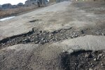 На поверхности Марса ровнее: худшую дорогу Украины показали со всех ракурсов, страшно ездить и ходить