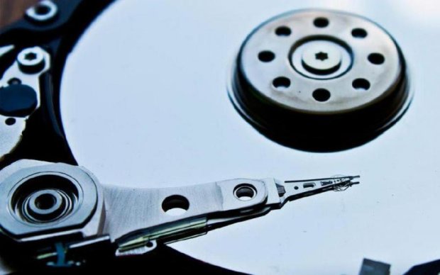 На полку к кассетам: жесткие диски уходят в прошлое