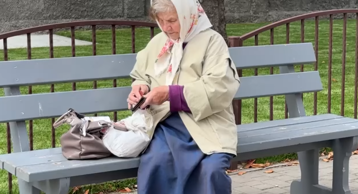 Пенсіонерка. Фото: скрін youtube