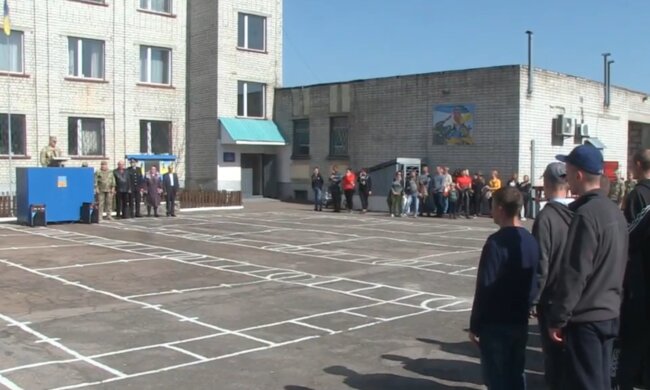 Призовники, кадр з відео