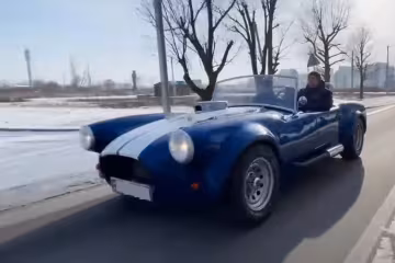 Вчитель фізкультури зібрав копію Shelby Cobra 1968, кадр з репортажу джедаї: YouTube
