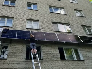 Солнечная панель на балконе