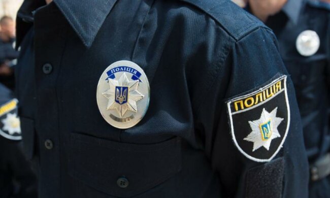 Столичні поліцейські спіймали грабіжників, які вкрали у чоловіка 173 тис. грн