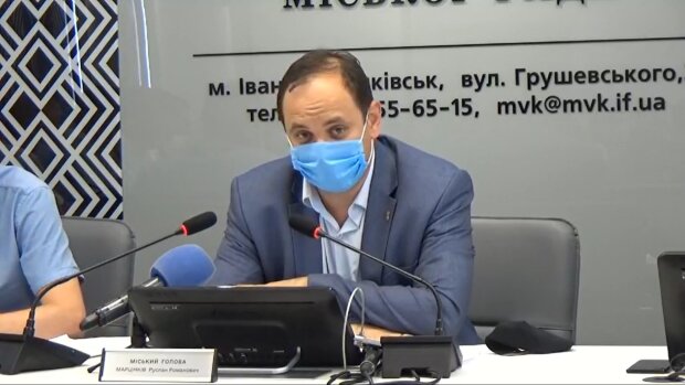 Марцинкив посадит школьников в автобусы во время карантина: "Будем привыкать"