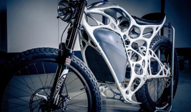 Компания Airbus создала мотоцикл из алюминиевой пыли