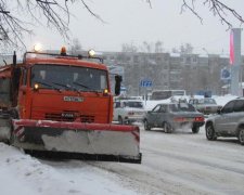 Посреди дороги в Киеве вспыхнул автомобиль: видео