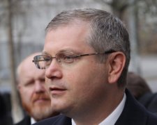 Дубль два: Вилкул опозорился репетицией возложения цветов к монументу