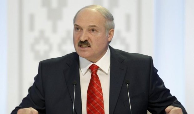Лукашенко пообещал, что не будет наклоняться перед Медведевым