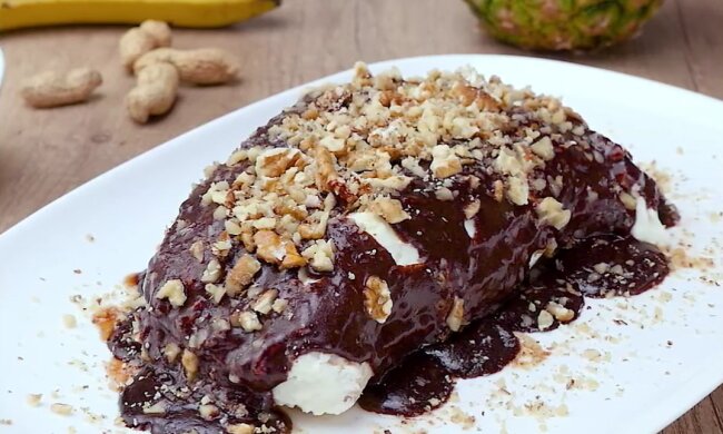 Банан под шоколадной шубой, кадр из видео