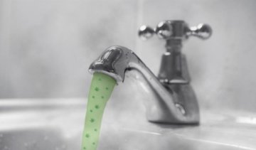 Конопляна вода тече в американському селі