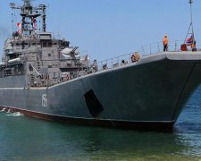 "Мощь" путинского флота пострадала от обыкновенного сухогруза