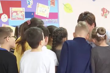 Школа, кадр з відео