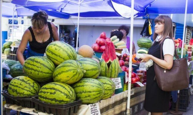 Ранние арбузы и дыни уже в продаже: названы цены