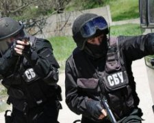Смілива українка здала силовикам військових-хабарників