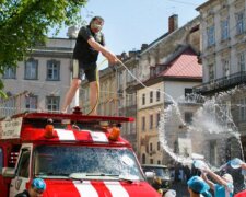 Поливальный понедельник, фото из свободных источников