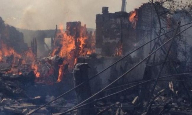 Через бої у Станиці Луганській згоріли три будинки