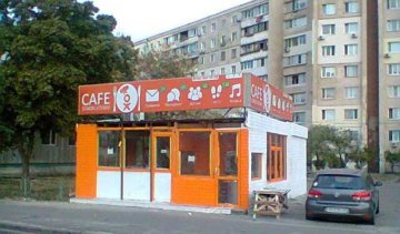 У столиці встановили МАФ-кафе в стилі російської соцмережі (фото)