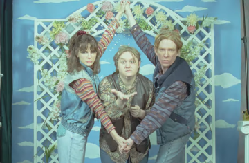 Кадр з кліпу Тейлор Свіфт на пісню "Opalite"