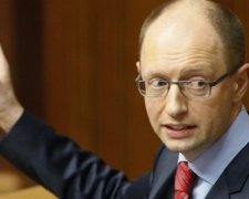 Яценюк отчитал райадминистрации за задержку зарплат бюджетникам