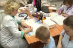 дитячий лікар, скріншот з відео