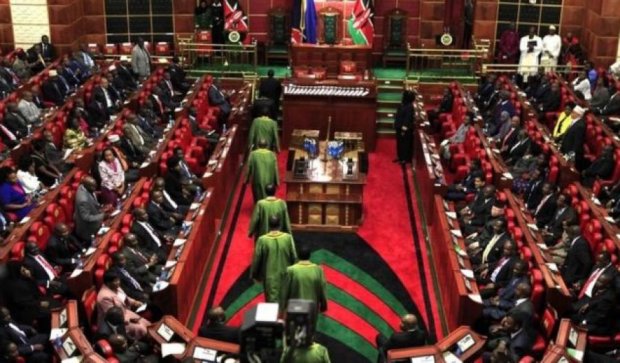 Парламенту Кенії відімкнули світло через борги