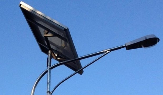 Уличные фонари на солнечных батареях установили в Черновцах