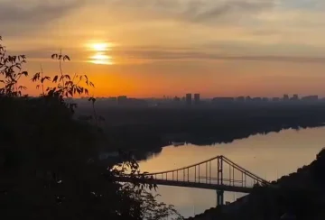 Світанок, Київ, Дніпро, кадр з відео