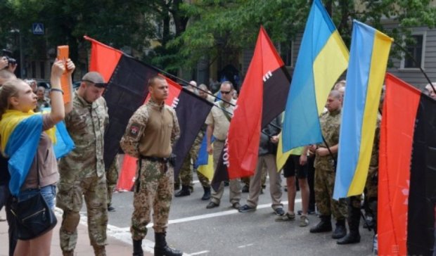 По Україні прокотилися безстрокові мітинги "Правого сектора"