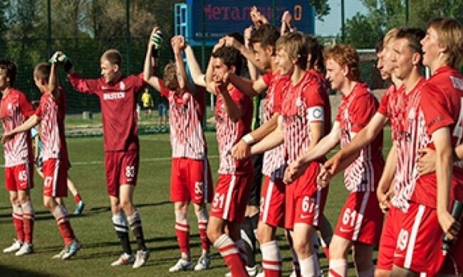 З луганської "Зорі" вигнали 11 футболістів 