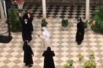 Черниці грають у баскетбол, скрін з відео