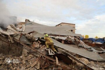 Пункт допомоги у Києві після обстрілу 11 липня