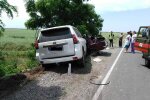 На Миколаївщині легковик влетів у маршрутку, медики рятують 11 понівечених людей: кадри трагедії