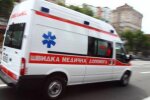 У Харкові дівчині зламали ногу біля метро: моторошні подробиці